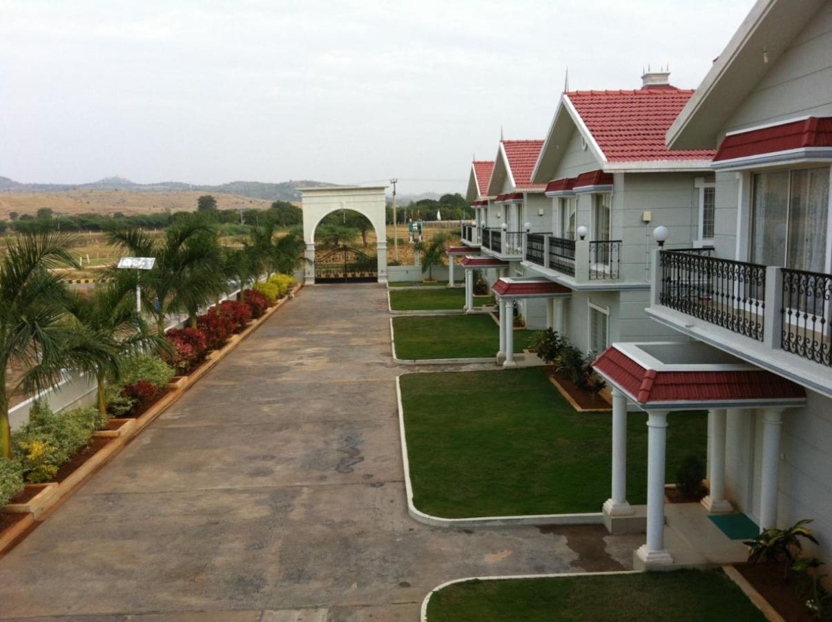 Sai Maa Resort And Convention Centre Puttaparthi Bagian luar foto